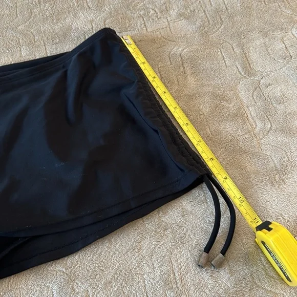 EUC Black Target Skort Swim Bottoms - Picture 6 of 7